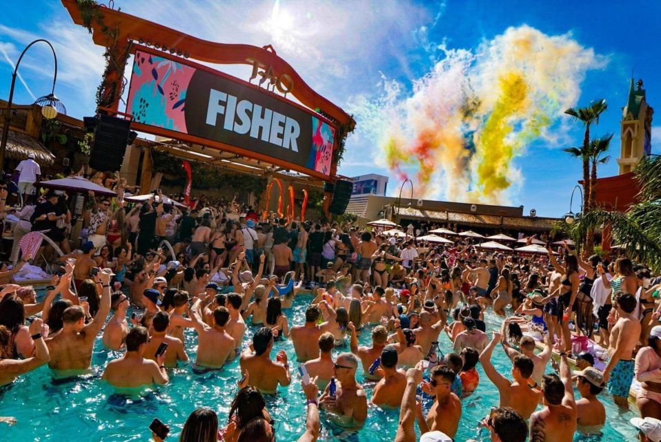 Las Vegas Pool Party Crawl by Party Bus W/ Free Drinks - Party Bus Pickup