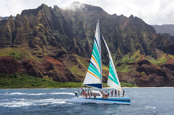 Leila Na Pali Sunset Dinner Sail - Inclusions and Offerings