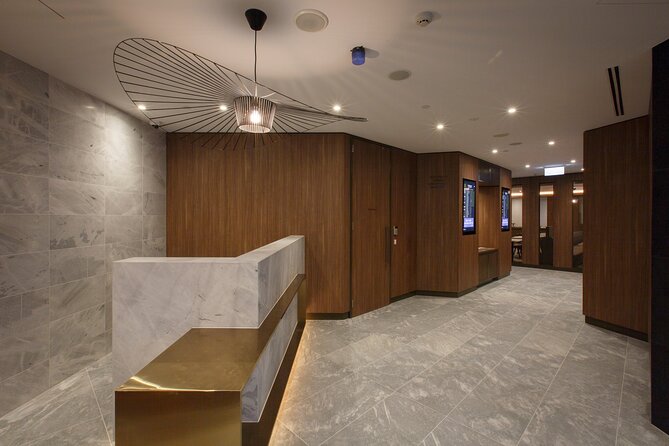 Melbourne Airport Plaza Premium Lounge - Comfortable Seating and Relaxation