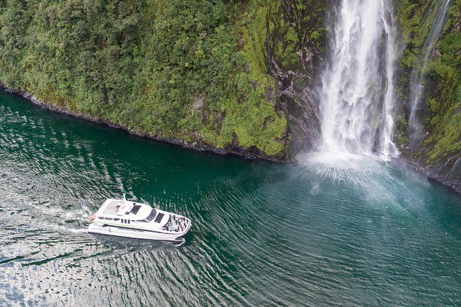 Milford Sound Day Tour With Lunch From Queenstown - Tour Inclusions and Amenities
