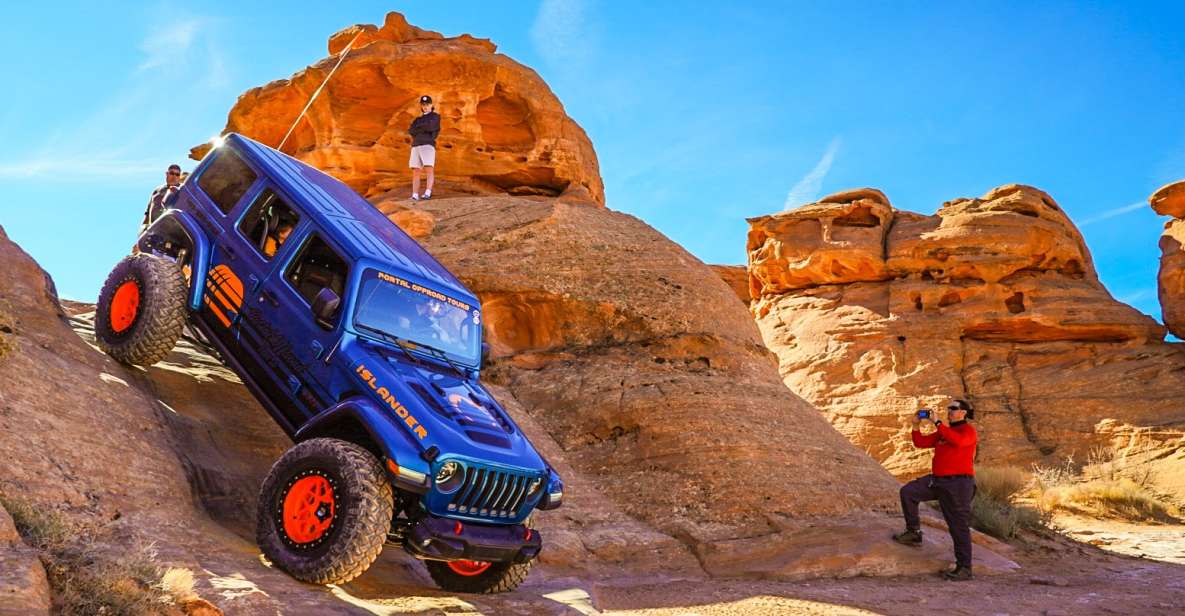 Moab: Off-Road Hell's Revenge Trail Private Jeep Tour - Trail Adventure