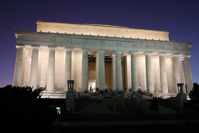 Moonlight Tour of Washington DC - Insider Insights and Local Guide