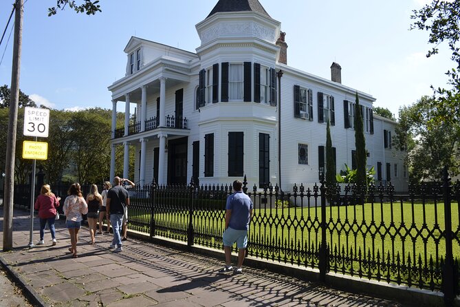 New Orleans Garden District and Lafayette Cemetery Guided Tour - Pricing and Value Perception