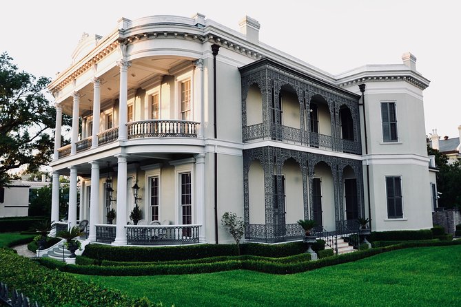 New Orleans Garden District and Lafayette Cemetery Tour - Itinerary