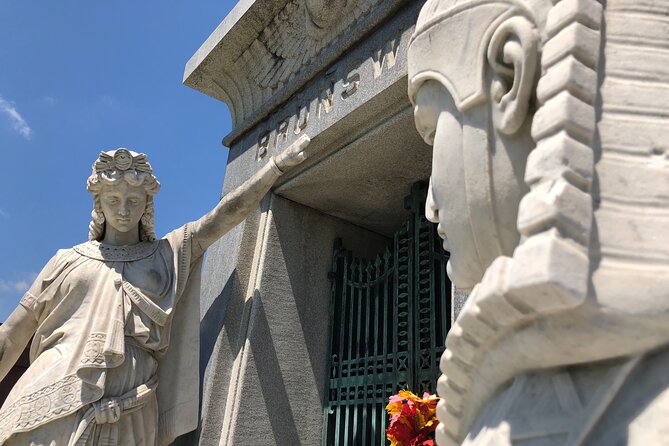 New Orleans Metairie Cemetery Tour: Millionaires and Mausoleums - Expert Guides Narratives