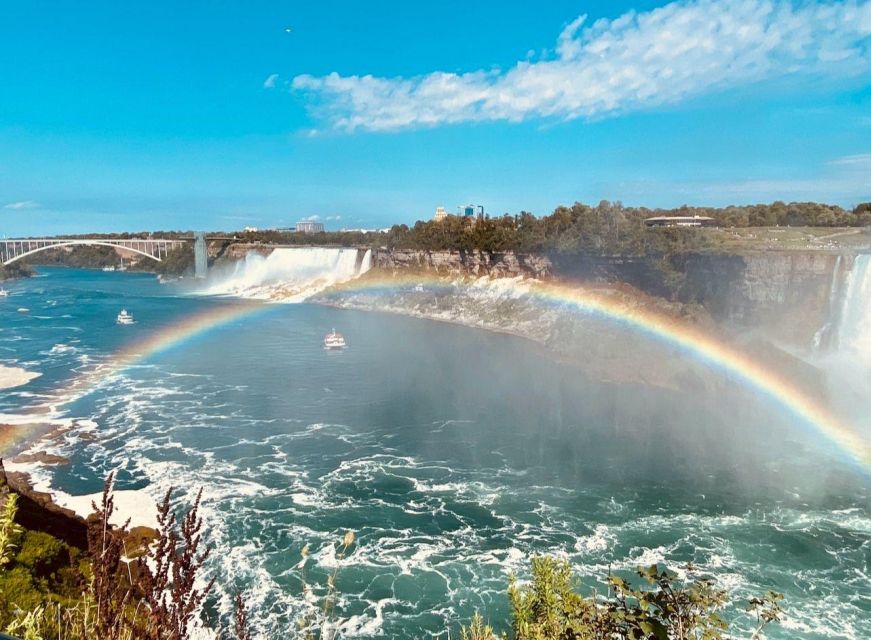 Niagara Falls: Luxury Private Tour With Winery Stop - Visit to Horseshoe Falls