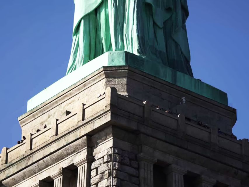 NYC: Ellis Island Private Tour With Liberty Island Access - Experience Highlights