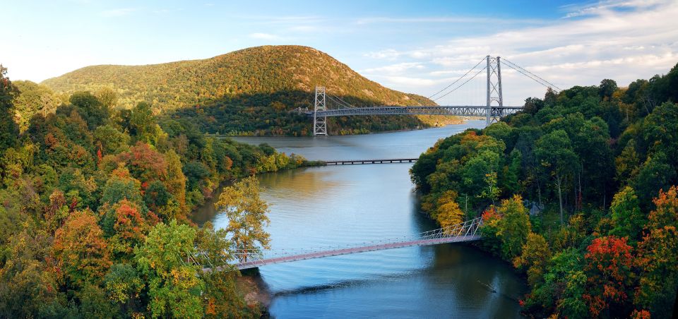 NYC: Fall Foliage Tour On Private Yacht to Palisades Cliffs - Private Group Experience and Cancellation Policy