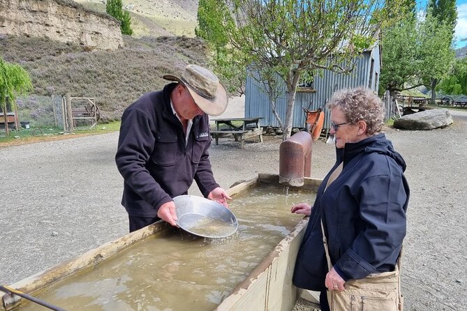 Old Gold Trail Tour With Gold Panning - Gold Panning Experience