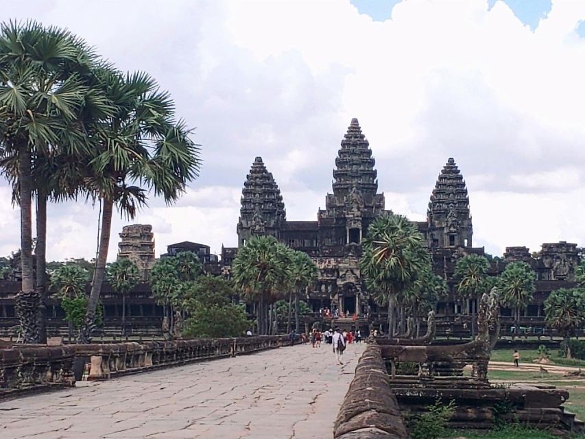 One Day Exploration to Angkor Wat, Angkor Thom & Ta Prohm - Full Itinerary