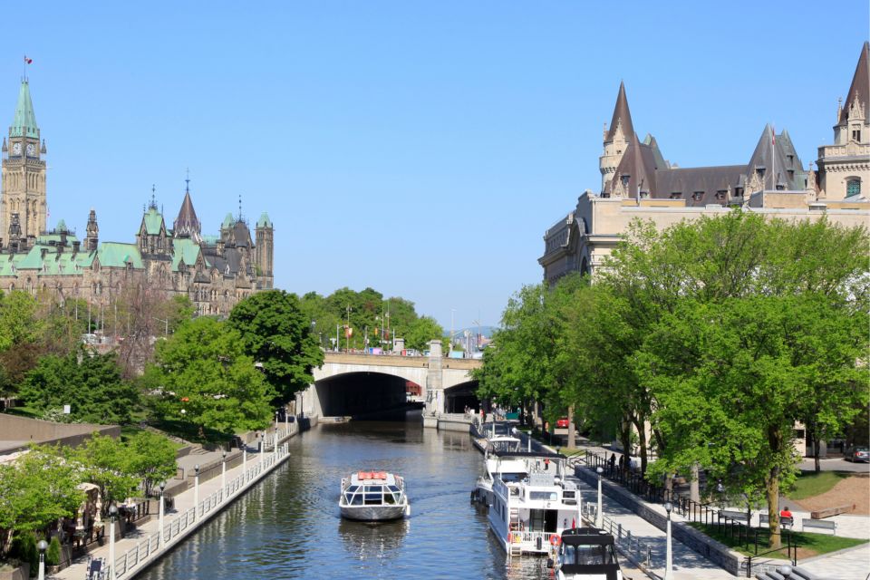 Ottawa: City Exploration Game and Tour - Experience Highlights