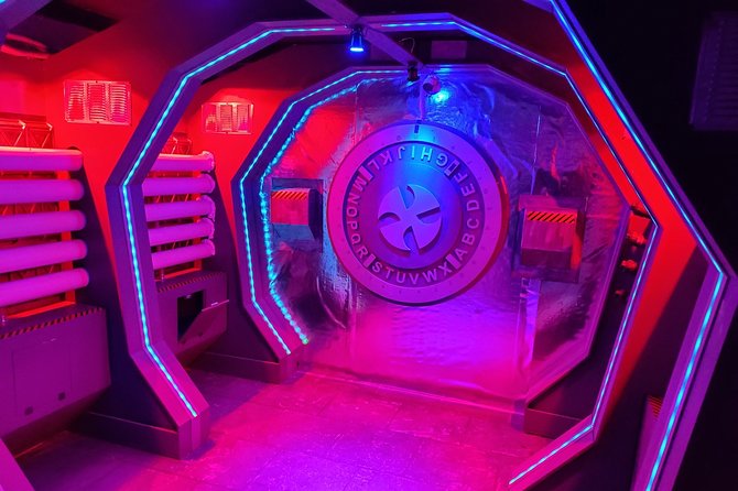 Outer Space One Hour Escape Game - Team Size and Dynamics