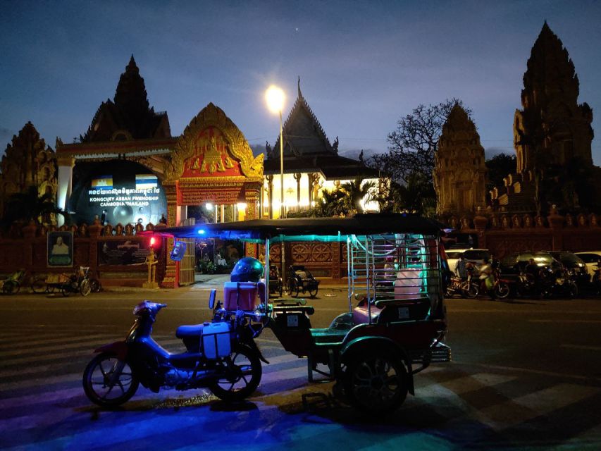 Phnom Penh Evening Cruising by Traditional Tuk-Tuk - Tour Highlights