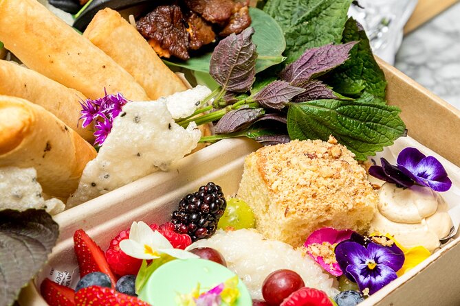 Picnic in the Royal Botanic Gardens for 2 - Gourmet Picnic Spread