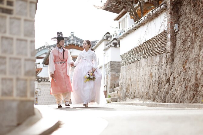 Premium Hanbok Experience in Hanboknam Gyeongbok Palace Branch - Meeting and Pickup Information