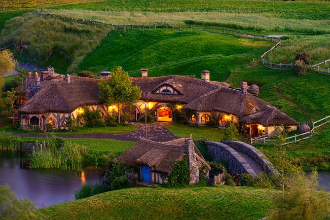 Private 2 Day Tour: Hobbiton, Waitomo, Rotorua Geothermal & Hamilton Gardens - Customization Options