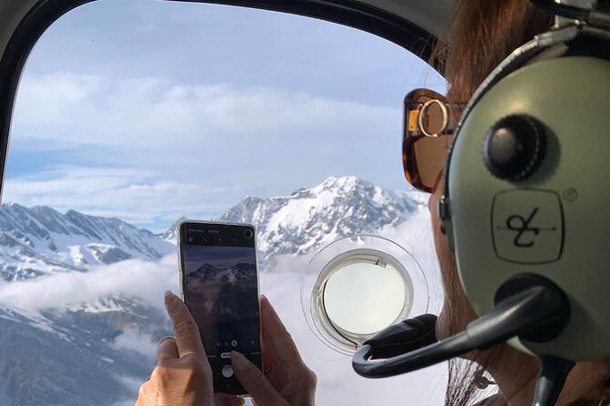 Private Flight: 4 Glaciers With 2 Snow Landings - 60mins - Glaciers and Snow Landings