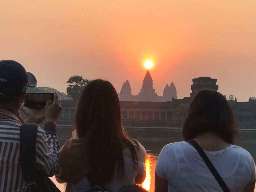Private Guide: 1-Day Tour to Angkor Wat - Activity Details