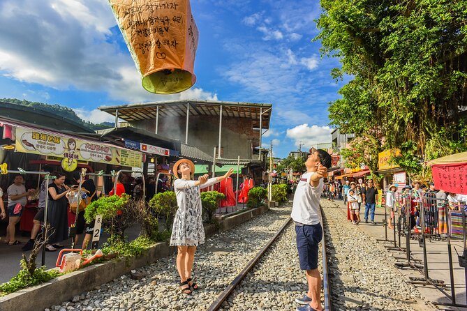 [Private] Jiufen Village & Shifen Town From Taipei With Pickup - Itinerary Details