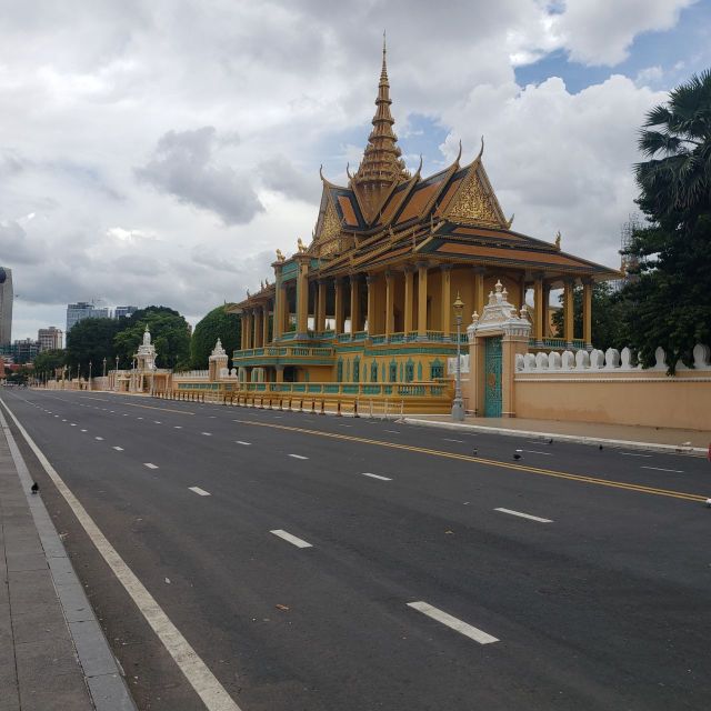 Private One Day Tour in Phnom Penh - Sightseeing Highlights