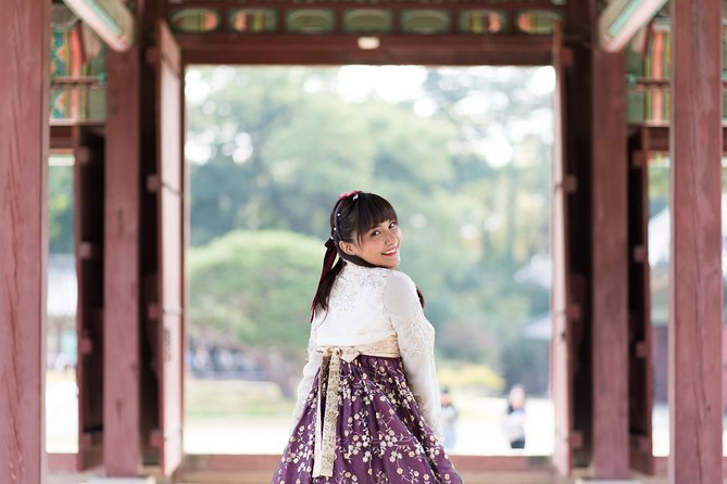 Private Palace Photo Shoot in Seoul With a Photographer - Inclusions