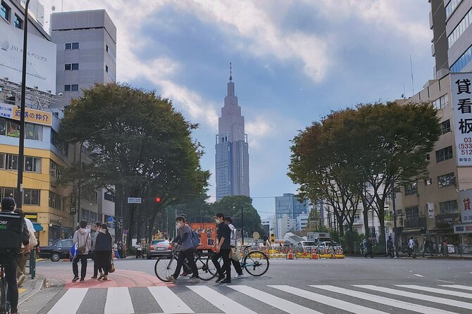 Private Tokyo Shinjuku Bus Tour With Licensed Guide - Meeting Point Details