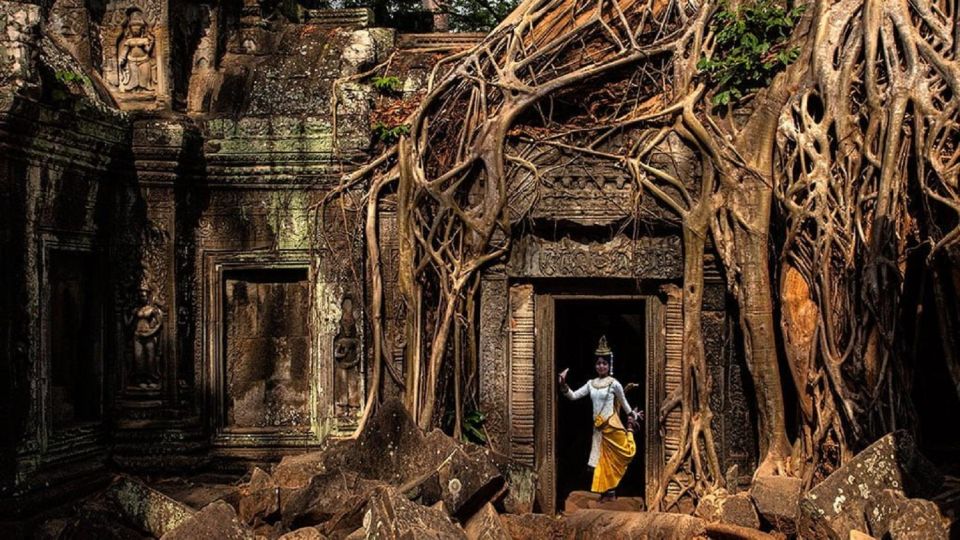 Private Tours Angkor Wat, Thom and Small Group Temple - Exploring Angkor Thom