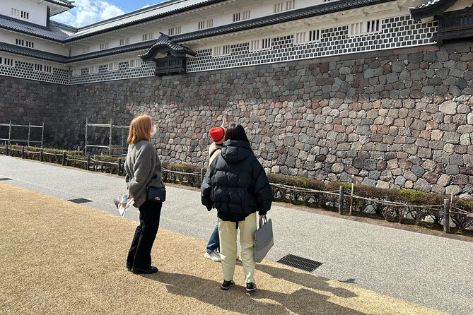 Private Walking Tour in Kanazawa With Local Guides - Local Guide Expertise
