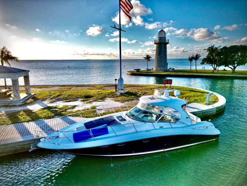 Private Yacht Rentals 2h Champagne Gift - Unforgettable Miami Sailing Experience