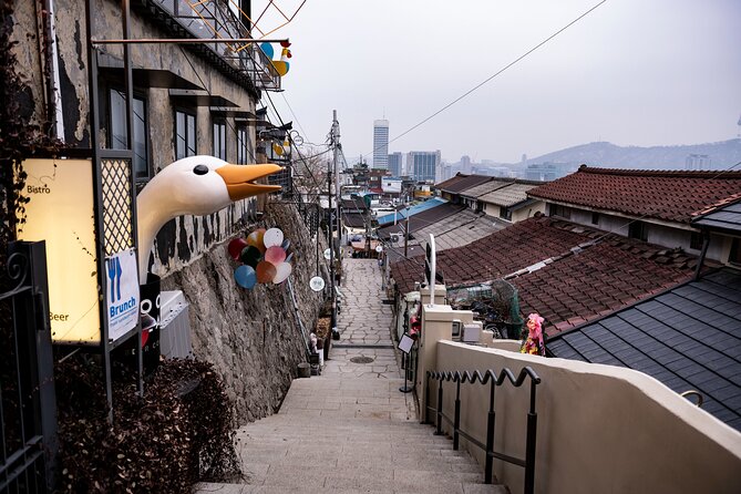 Seoul Moonlight Walking Tour With Local Historian - Local Historian Guide Introduction