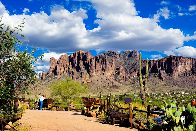 Small Group Apache Trail Day Tour With Dolly Steamboat From Phoenix - Meeting and Pickup Information