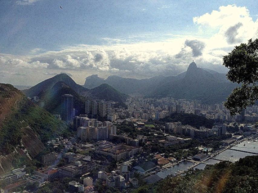 Sugar Loaf/Pão De Açúcar: Hike and Sunset - Live Tour Guide and Group Size