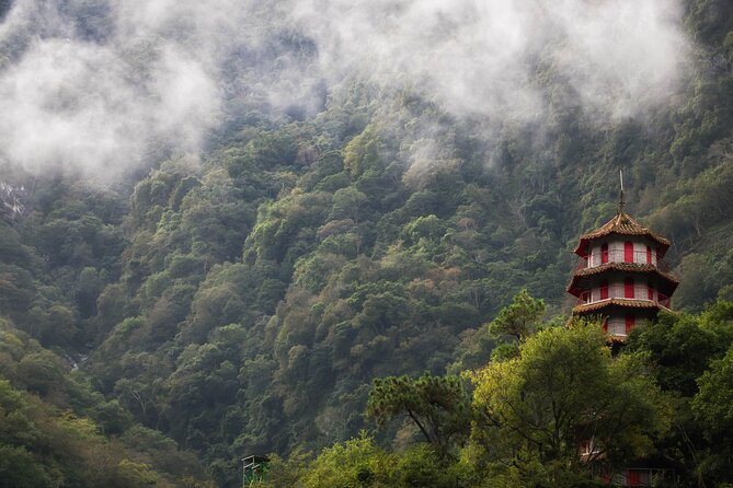 Taroko National Park Private Day Tour With English Guide - Guide Expertise