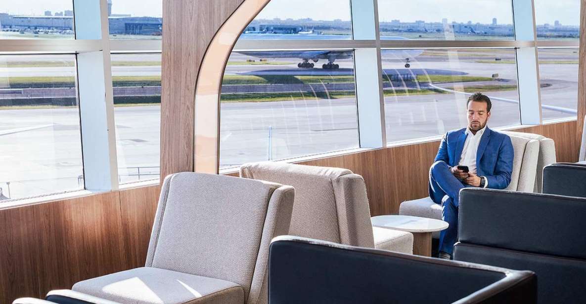 Toronto: Pearson Airport Plaza Premium Lounge Access - Lounge Experience