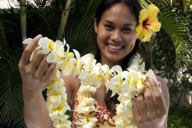 Traditional Airport Lei Greeting on Kona Hawaii - Lei Greeting Experience