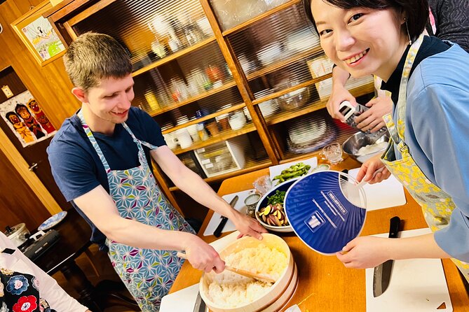 Traditional Japanese Sushi Culinary Experience - Step-by-Step Sushi Preparation