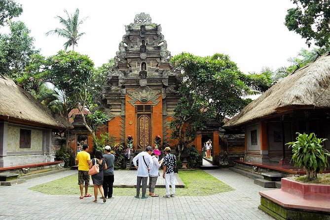 Ubud Highlights Short Day Trip With Monkeys and Waterfall - Monkey Forest Encounter