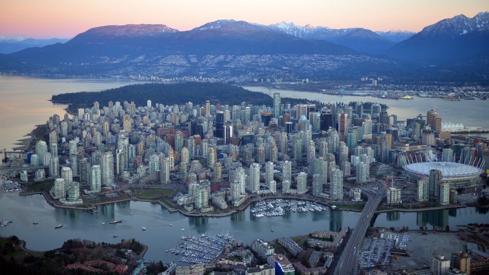 Vancouver: Private Tour With a Local - Tour Experience