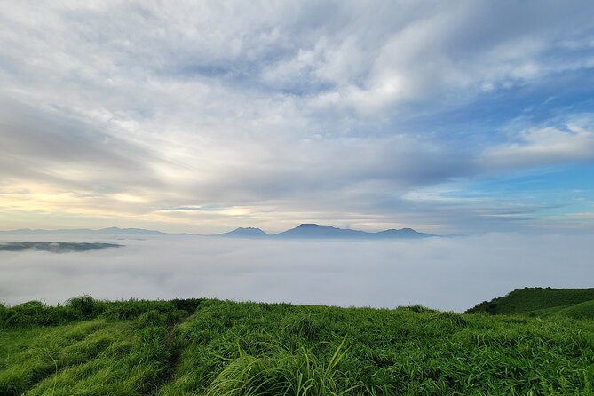 View the Sunrise and Sea of Clouds Over the Aso Caldera - Unforgettable Sunrise Experience
