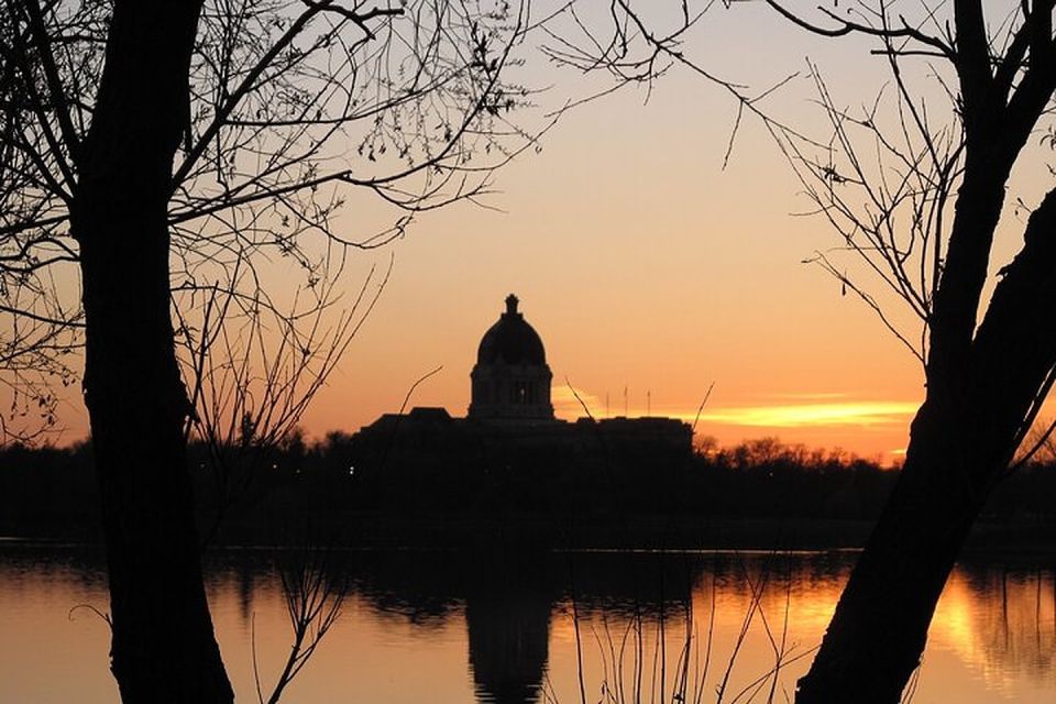 Wascana Lake: Smartphone Audio Guided Walking Tour - Experience Highlights