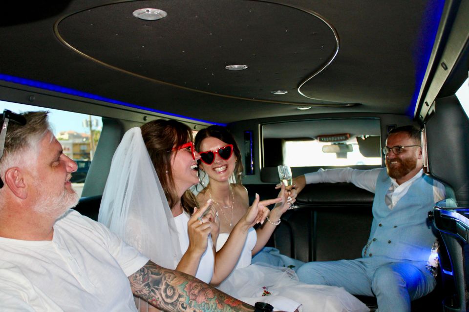 1.5 Hr Las Vegas Strip Limo Tour With Champagne and Photos - Optional Photo Stop