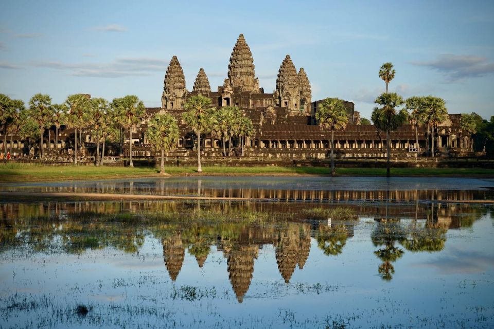 1 Day Private Group of Angkor Wat Tour With Tuk Tuk Only - Angkor Wat Tour Experience