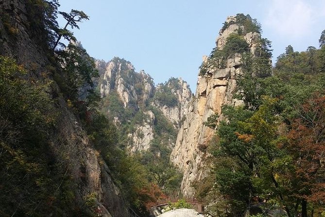 2-Day Hike Through the Scenic Valleys of Mt. Seoraksan From Seoul - Ulsanbawi Rock Adventure