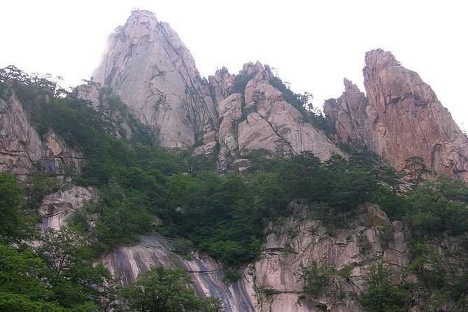 2-days: Mt Seorak, East Sea(Naksansa) & Nami or Ulsanbawi Hiking - Booking Options