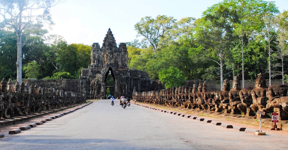 Amazing Sunset With Angkor Gondola Boat Ride - Tour Logistics