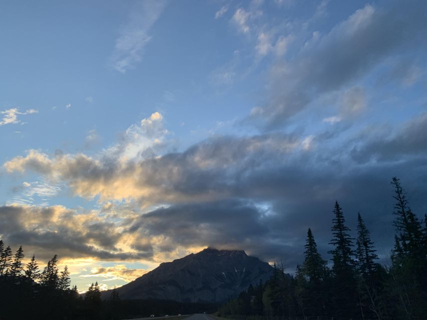 Banff: Sunsets and Stars Evening Walking Tour - Experience Highlights and Inclusions