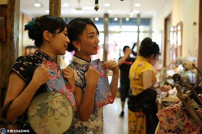 Changing Cheongsam in Dadaocheng, Taipei City - Cheongsam Tailoring Techniques