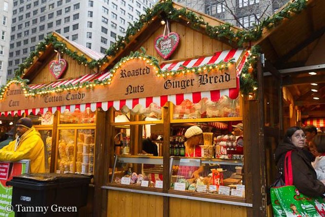 Chicago-Style Holiday Hike: Festive Food and Walking Tour - Featured Foods