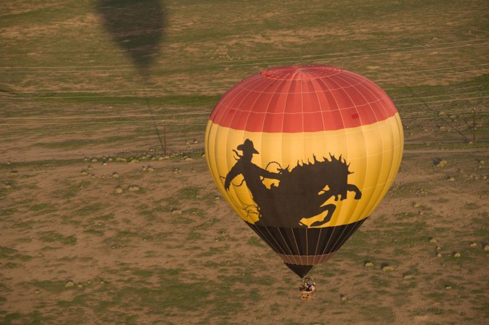 Colorado Springs: Sunrise Hot Air Balloon Flight - Full Description