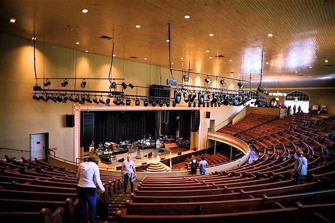 Discover Nashville City Tour With Entry to Ryman & Country Music Hall of Fame - Experience